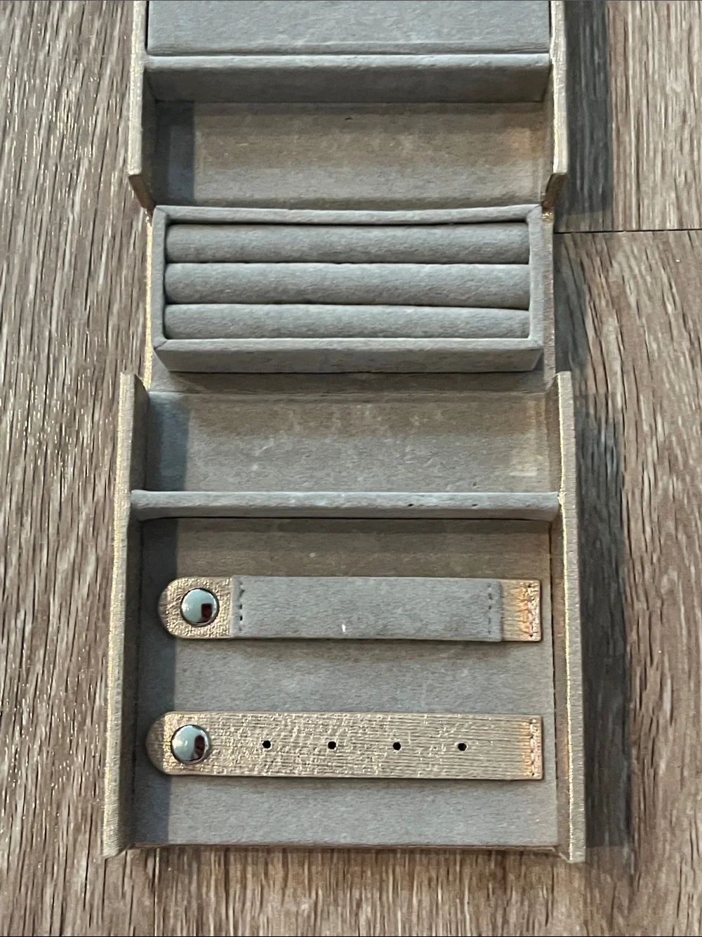 Nordstrom Jewelry Tray in Taupe with Metallic Snap